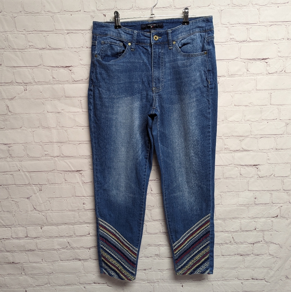 Tommy Hilfiger jeans tribeca embroidered loose skinny jean. size 8. 135